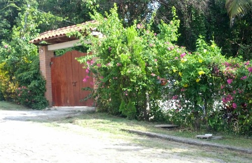 La Libertad Casa | 5 minutes walk to private beach, gated community, security surveillance