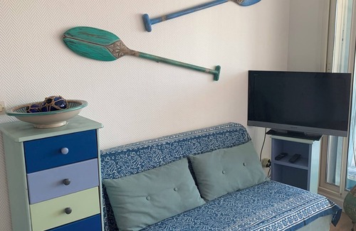 Frontignan Apartamento | 5 mns walk from the beach with beautiful view of the port and ponds