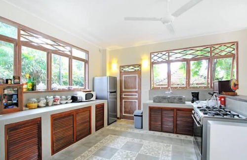 Legian Villa | A 5 minutos a pie de doble y seis de playa elegante 4 Bdr Villa