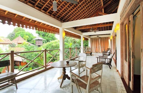 Legian Villa | A 5 minutos a pie de doble y seis de playa elegante 4 Bdr Villa
