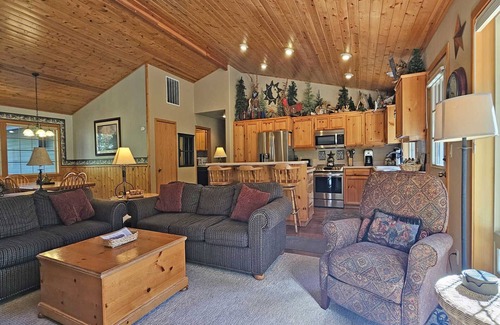 Deer Park Casa | 5 Modoc-Sunriver, Oregón: bañera de hidromasaje, barbacoa, WiFi, SHARC Aquatics, Tubing Hill, el monte. Bachelor, Golf, Deschutes River, Tenis, Senderos para bicicletas