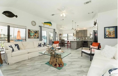 Isla Del Sol Casa | 5 O'clock Somewhere - 4 bed 3 bath - Sea Isle West End Galveston Bay
