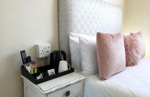 Quigney Beach Casa | 5 on Jameson Guesthouse