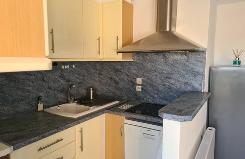 Tamaris Apartamento | Apartment 5 pers ground floor terrace, sea on foot, secure residence