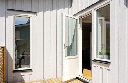 Lokholmen Casa | 5 person holiday home in STRÖMSTAD