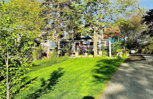 Provincetown Casa | 5 star 1,550 SF - The Gale Force Farmhouse at Telegraph Hill - Modern, Renovated