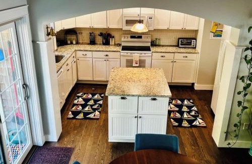 Provincetown Casa | 5 star 1,550 SF - The Gale Force Farmhouse at Telegraph Hill - Modern, Renovated