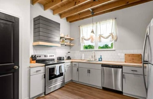 Downtown Apartamento | 5-Star 2BR: Clean, Comfy, SuperHost Hospitality