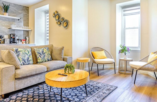 Parkway Museum District Apartamento | 5 Star Art District Haven–Walk to Top Attractions!