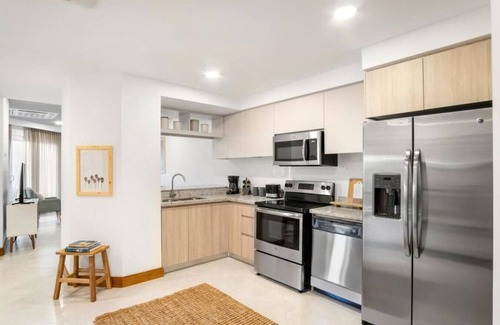 Playa Langosta Condominio | 5 Star Condo+Langosta Beach Club Access