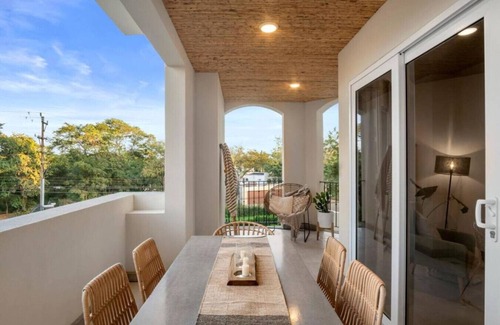 Playa Langosta Condominio | 5 Star Condo+Langosta Beach Club Access
