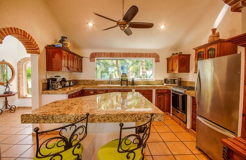 Akumal Villa | ¡Experiencia de 5 estrellas! Villa frente al mar 4BR / 4BA con playa privada + piscina, snorkel