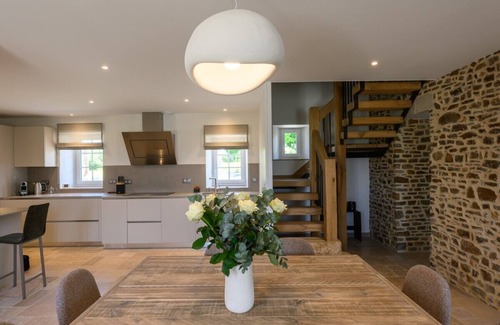 Saint-Sauveur-le-Vicomte Casa | 5-star gîte with indoor pool, spa, sauna, gym and games room
