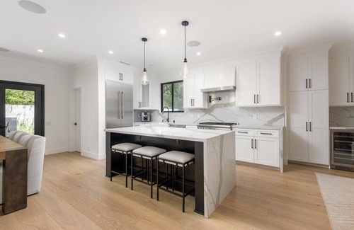 Bel Air Casa | 5-Star Luxury & Exclusive Gated Villa w/ADU walkable to Beach & Trails