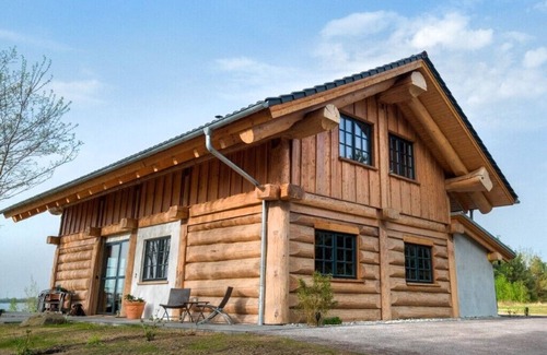 Grobern Chalet De Esquí | 5-star luxury log cabin at the Gröbern lakeside resort