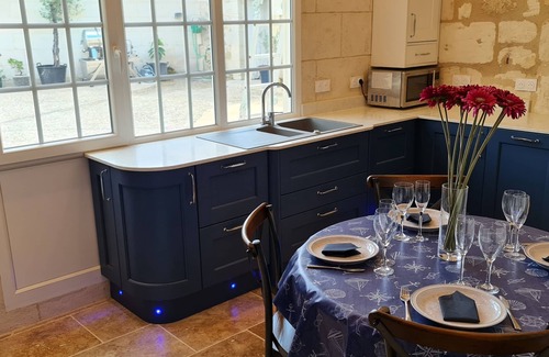 Villegouge Cabaña | 5 star Luxury stone cottage with own private heated pool