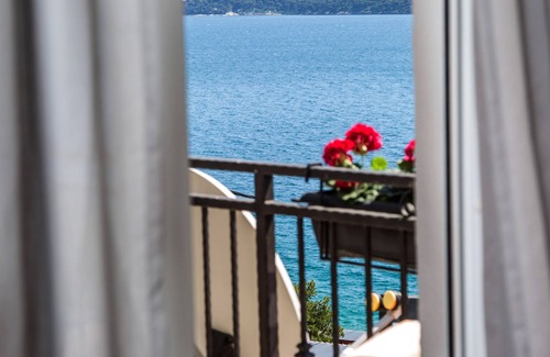 Seget Vranjica Villa | Villa de lujo de 5 estrellas, vistas increíbles, a 50 metros de la playa, piscina climatizada, jacuzzi