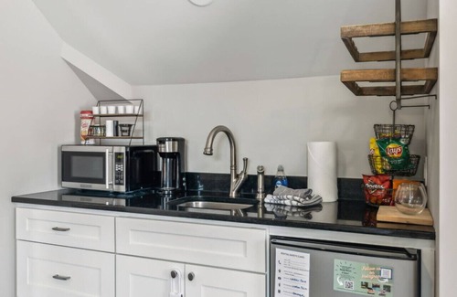 Franklin Apartamento | Guests Rave: Clean, Private, Walkable to Franklin