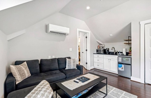 Franklin Apartamento | Guests Rave: Clean, Private, Walkable to Franklin
