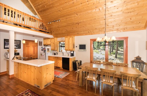 Truckee Casa | Casa de 3 habitaciones en 20 acres, capacidad para 10 personas, desde $ 499