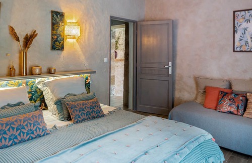 Saint-Jean-de-Blaignac Casa | 5-star villa, private heated indoor pool, spa, sauna, outdoor pool
