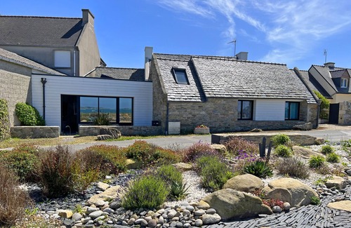 Berven Casa | Villa en Bretaña, Finistère, con piscina privada climatizada, jacuzzi y vista al mar.
