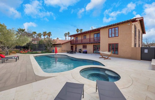 Enterprise Villa | 5-STARS 6BR 3.5 BTH BIG YARD Pool & hot tub