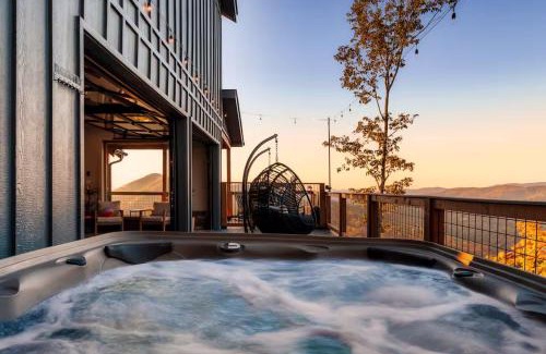Gatlinburg - Pigeon Forge Chalet De Esquí | 5 Suites - 180 View - Pool-Spa-Theater - Fireplace
