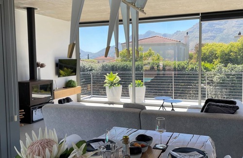 Hout Bay Casa | 5* vacation home in Cape Town with solar energy and service included