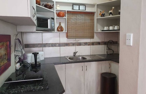 Strand Cabaña | 8 Sleeper Unit - Cabaña en una casa de huéspedes