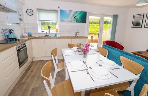 Freshwater Cabaña | 5 Yarmouth Cottages