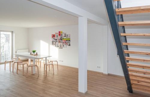 Cottbus Apartamento | 5 Zimmer nahe Hauptbahnhof,10 Betten,vollausgestattet,neu saniert,Parkplatz,Dachterasse