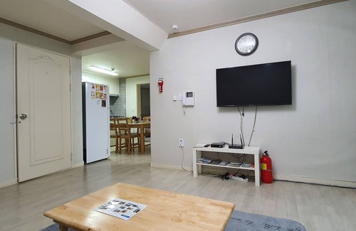 Wonhyoro-dong Apartamento | Un hogar lejos del hogar III. 50 metros del metro