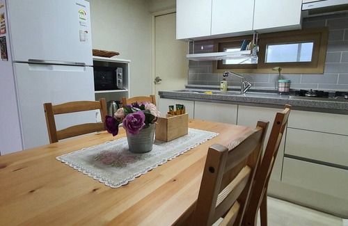 Wonhyoro-dong Apartamento | Un hogar lejos del hogar III. 50 metros del metro