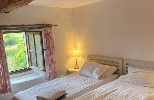 Saint-Meard-de-Gurcon Otro | Gorgeous converted farmhouse in the Dordogne, ideal for 2 or 3 families.