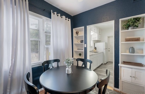 Monticello Park Apartamento | 50% off- Free Parking-Equipped kitchen-Central San Antonio- Monthly Rental