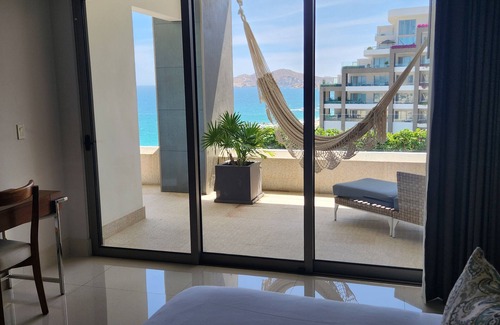 Palmilla Complejo | 50% OFF LIST SALE Christmas in Cabo, Garza Blanca 3 BR Oceanfront Suite.