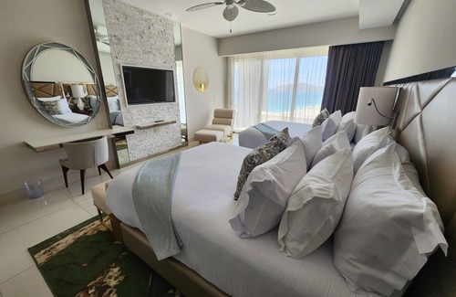 Palmilla Complejo | 50% OFF LIST SALE Christmas in Cabo, Garza Blanca 3 BR Oceanfront Suite.