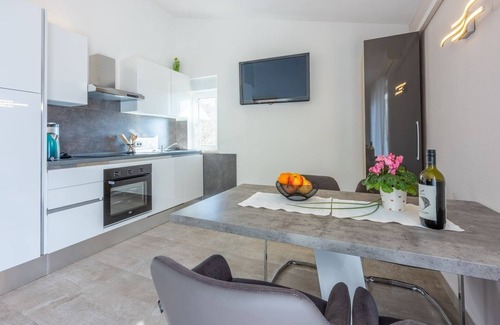 Dramalj Apartamento | A 500 metros de la playa con barbacoa, aire acondicionado