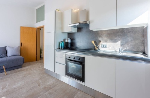 Dramalj Apartamento | A 500 metros de la playa con barbacoa, aire acondicionado
