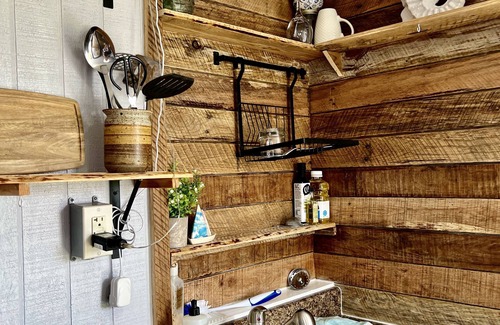 Avon Apartamento | 500ft from Avon beach in an art gallery! Fish, kite board, surf & throw pottery
