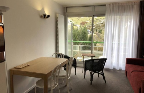 Eaux-Bonnes Apartamento | 50m from ski slopes, 7th floor, view mountain, balcony, tv, 28m², Gourette