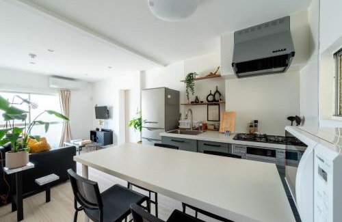 Miyakojima Apartamento | 520 Mbps コンビニ徒歩1分,エアコン3台,PS4,バスタブ,野江内代4分,高級マットレス