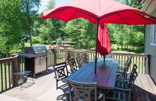 Long Pond Casa | Retiro privado de 5200 pies cuadrados de lujo en Pocono con HOT TUB, SAUNA y G