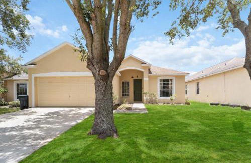 Sunset Ridge Casa | 53 Pool Home Located In Sunset Ridge Community!