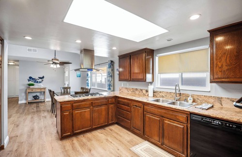 Oxnard Shores Casa | 5324B - Sirenas junto al mar Mandalay Shores Jacuzzi Home