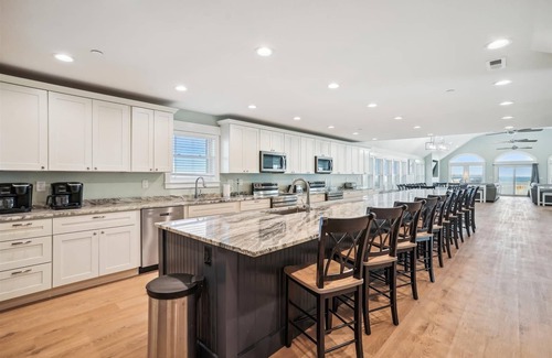 Kill Devil Hills Casa | 5373 - Wench's Pad 4, a stunning 20-bed oceanfront retreat in Kill Devil Hills