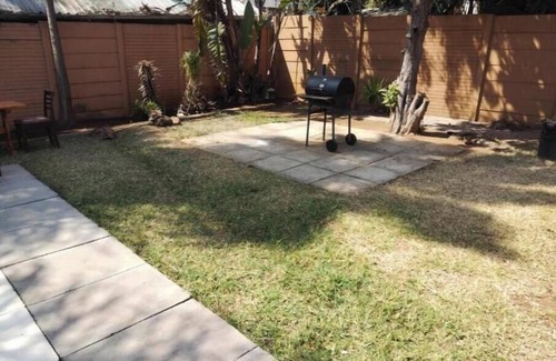 Sunnyside Apartamento | 54 Brecher Budget Double Room #1