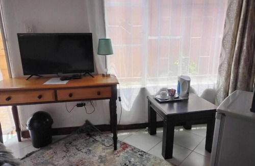 Sunnyside Apartamento | 54 Brecher Budget Double Room #2