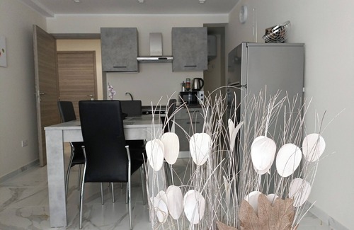 Tal-Ghoqod Apartamento | 54 First ( by RW ) Apartments and suites